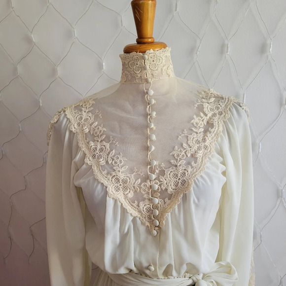 Vintage Victorian Style Dress / 70s / Cream / Lace / Size Small - Picture 5 of 11